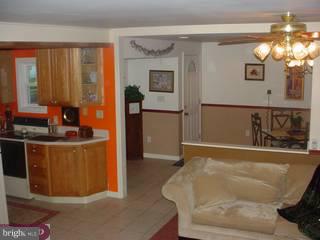 148 Idlewild Road Levittown, PA 19057 - Photo 4 of 6 Gallery Image 4