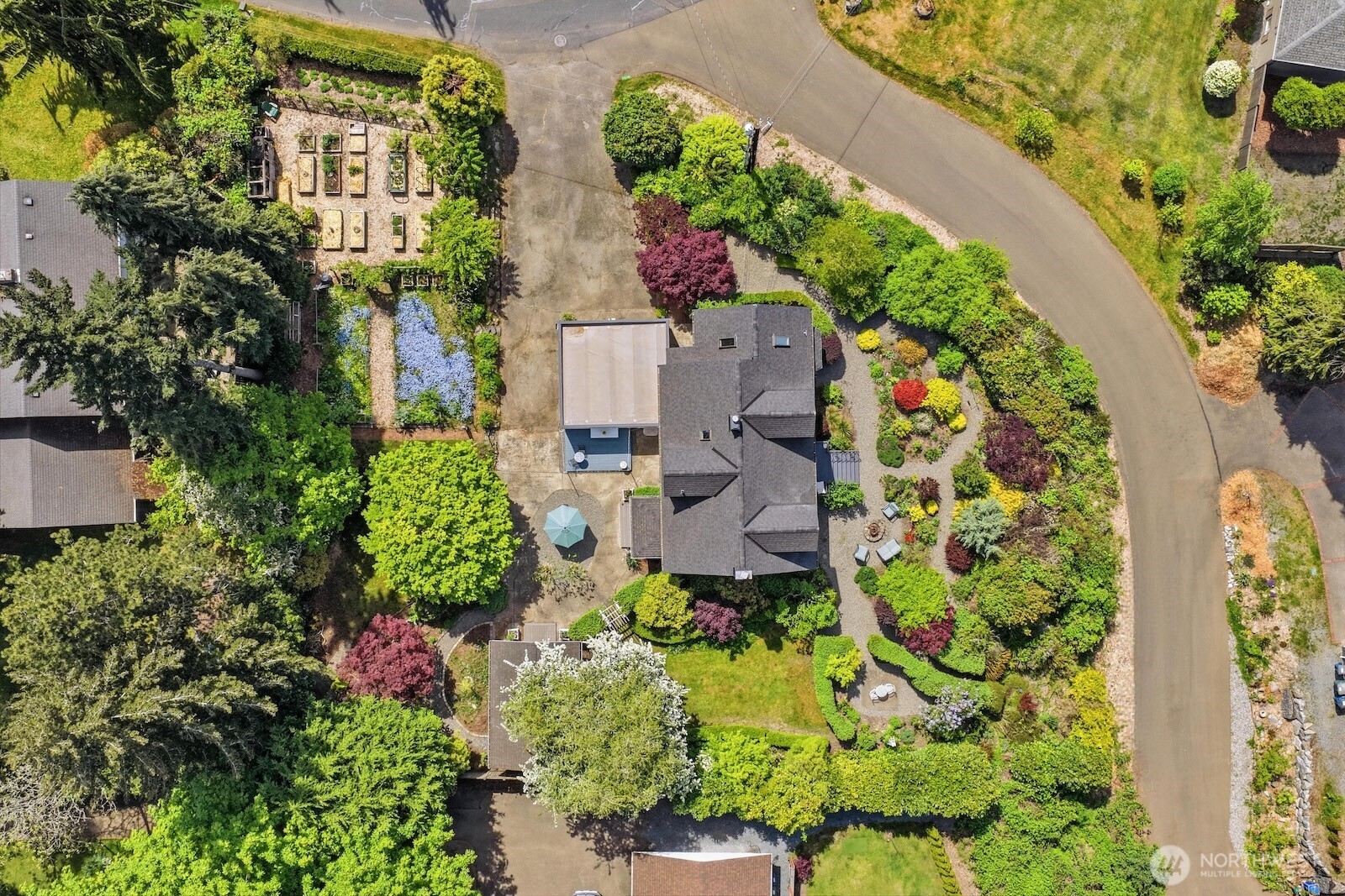 7219 Soundview Drive Edmonds, WA 98026 - Photo 2 of 40 an aerial view of a house