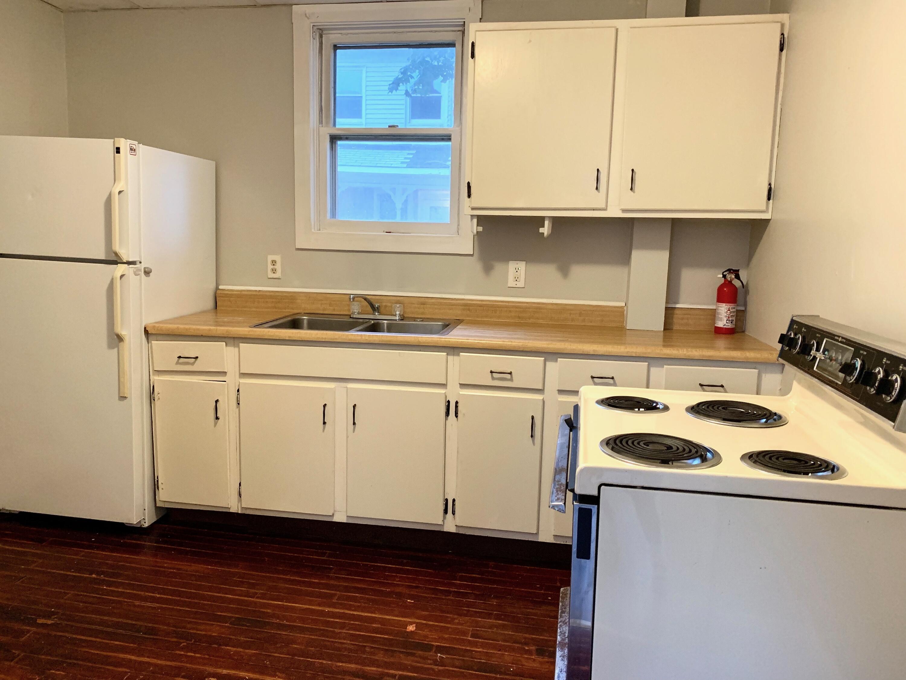 35 Summer Street Waterville, ME 04901 - Photo 3 of 18 5
