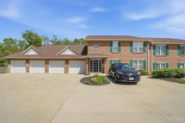 $180,000 | 8794 Carrousel Park Circle, Unit 137, Cincinnati, OH 45251