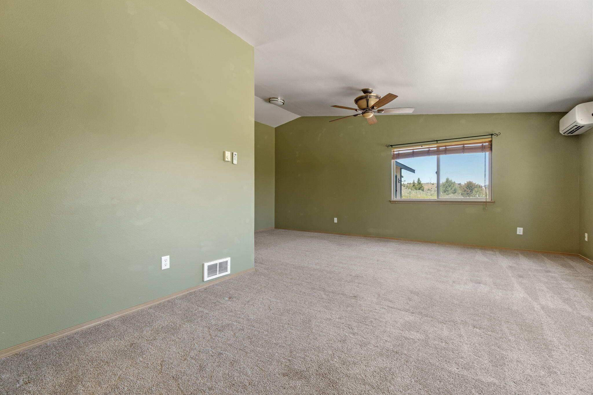 2630 Frontage Road Klamath Falls, OR 97601 - Photo 22 of 72 an empty room with windows and cabinet