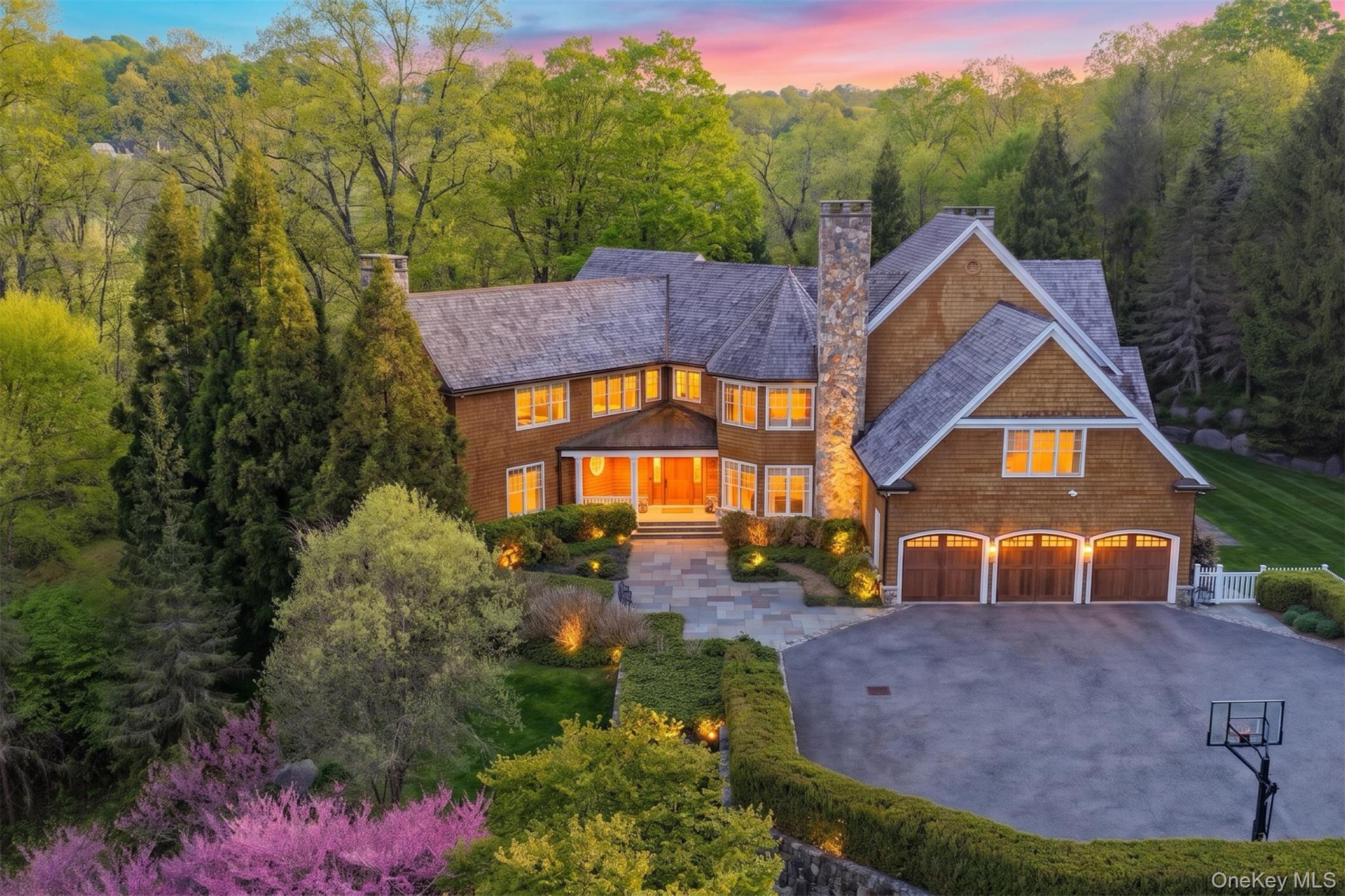 a house view with a outdoor space