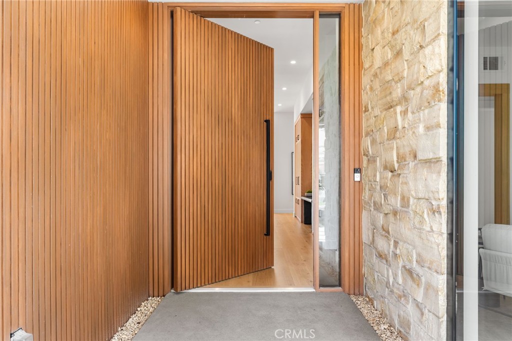 1206 Pembroke Lane Newport Beach, CA 92660 - Photo 4 of 49