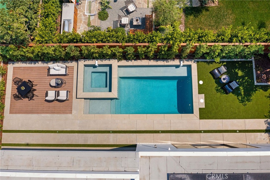 1206 Pembroke Lane Newport Beach, CA 92660 - Photo 49 of 49 a view of building and yard