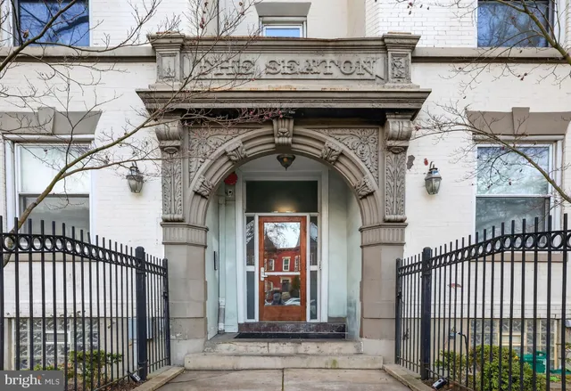 a view of a entrance of the building