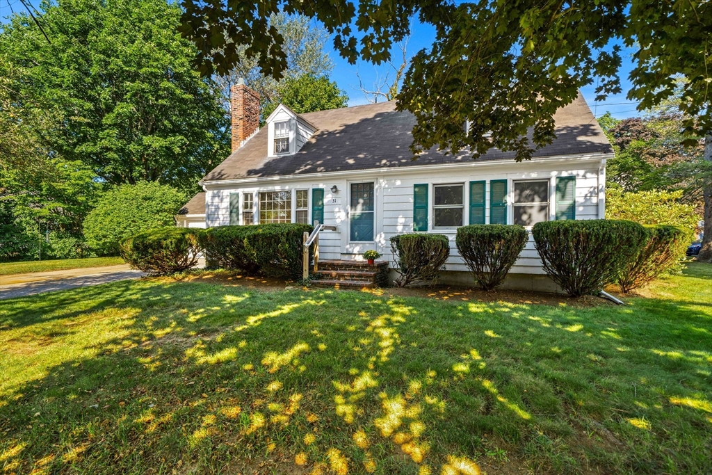 31 Homestead Circle Hamilton, MA 01982 - Photo 3 of 38 Gallery Image 3