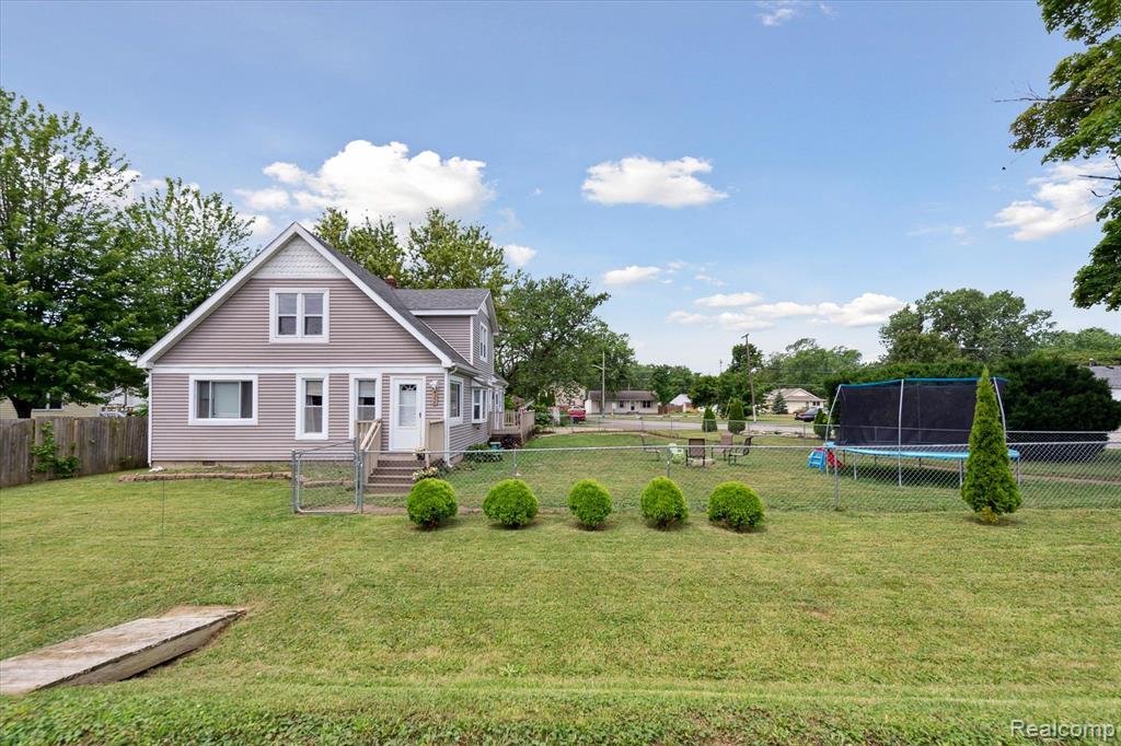 4357 Dewey Road Newport, MI 48166 - Photo 37 of 41 Gallery Image 37