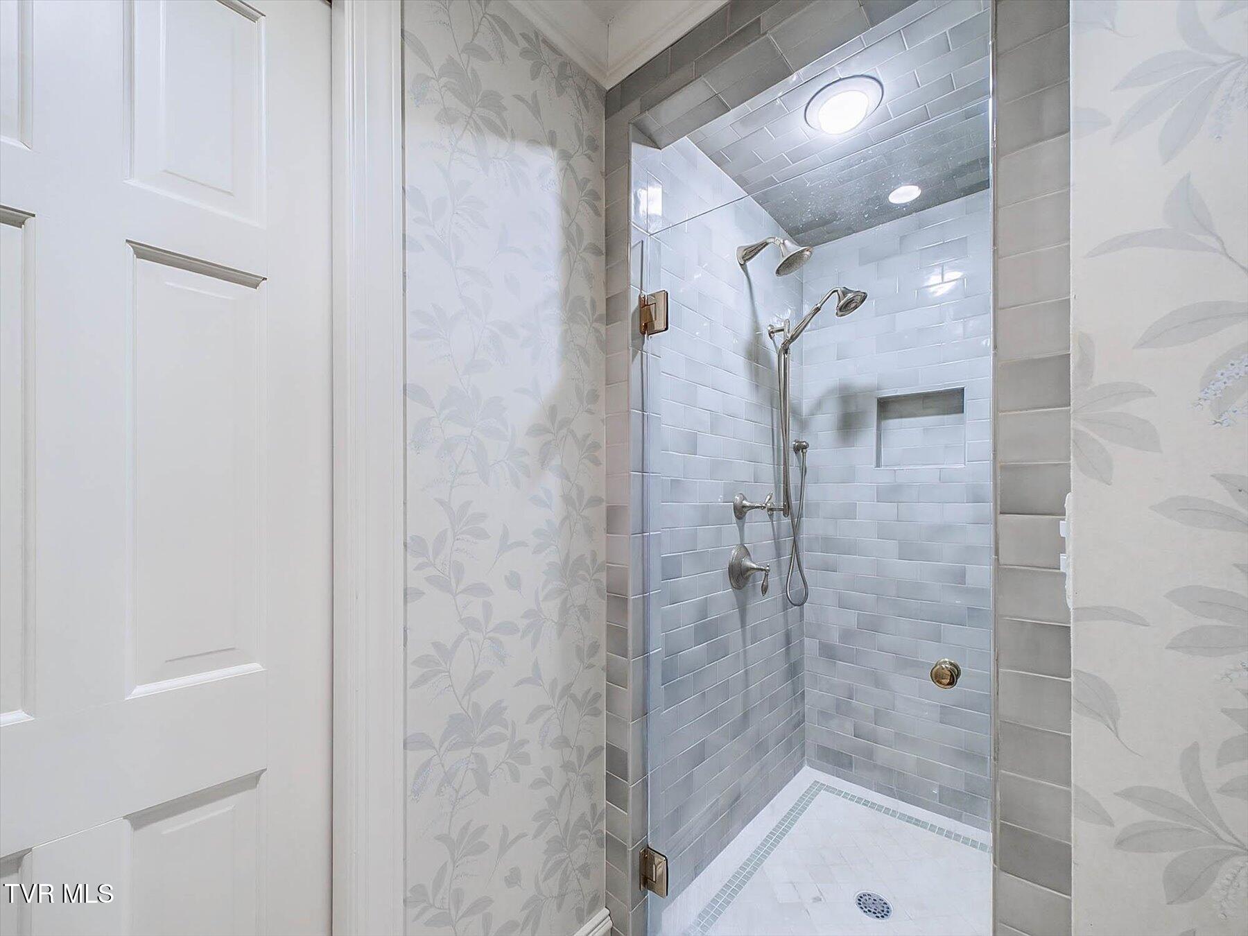 400 Bancroft Chapel Road Kingsport, TN 37660 - Photo 16 of 68 012