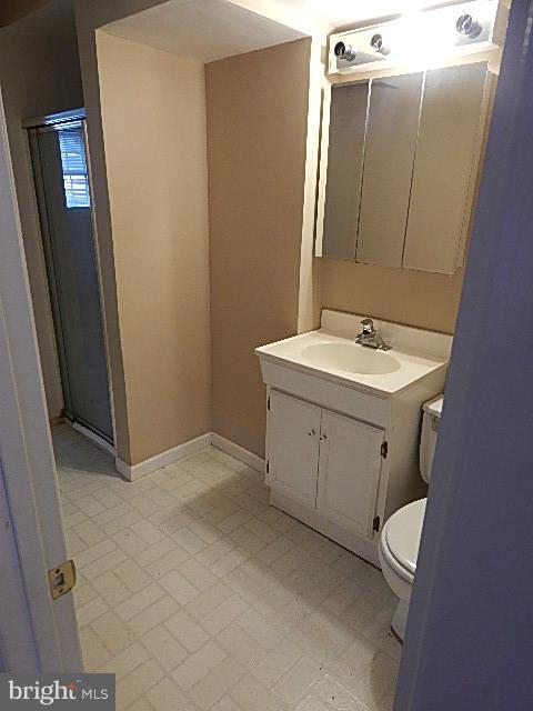 8084 Powderbrook Lane Springfield, VA 22153 - Photo 22 of 28 Bath