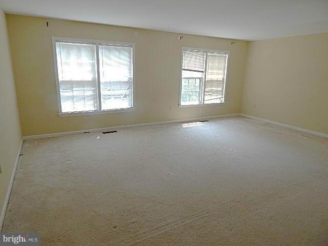 8084 Powderbrook Lane Springfield, VA 22153 - Photo 5 of 28 Living Room