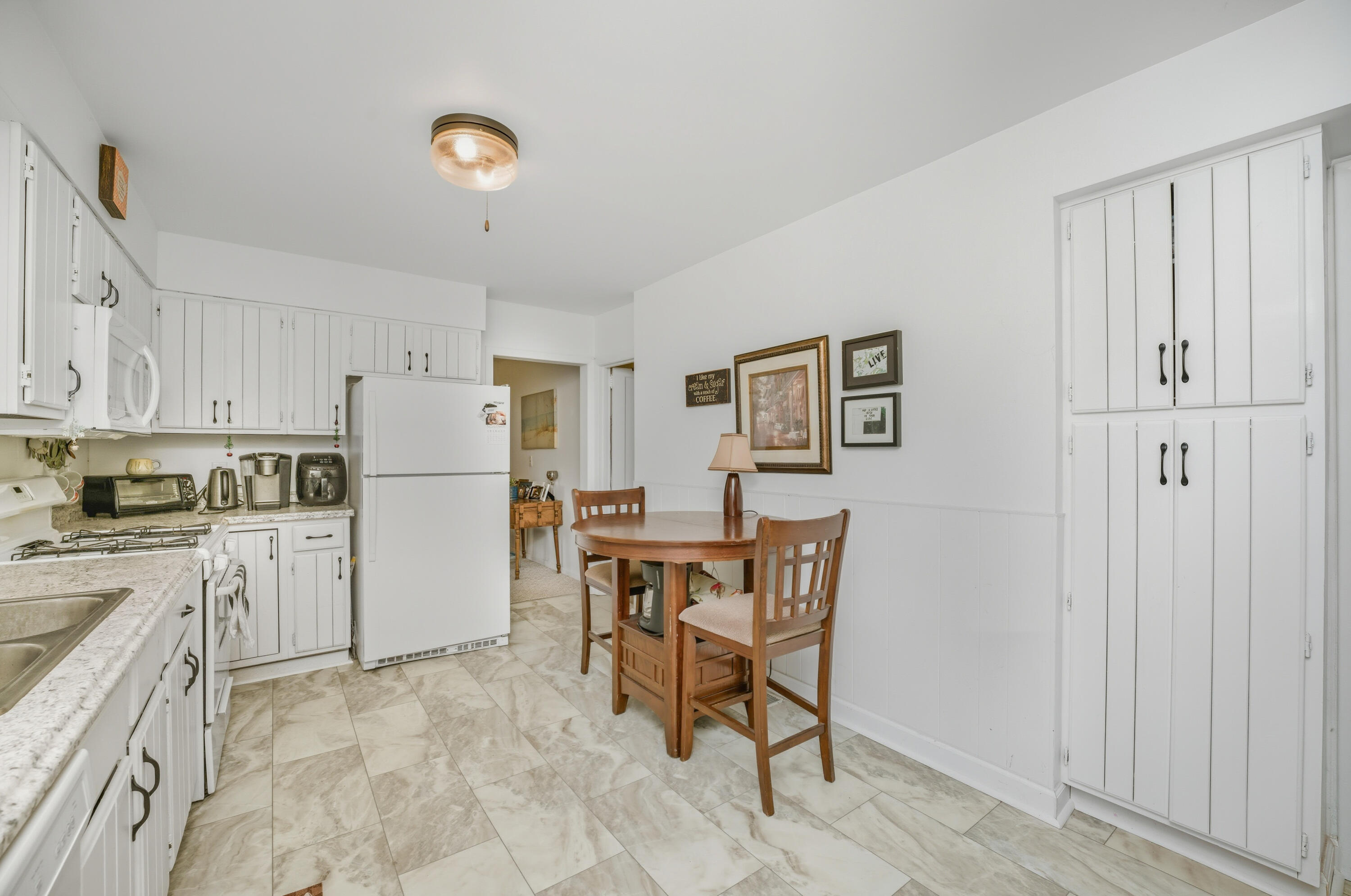 3426 Ash Street Kalamazoo, MI 49001 - Photo 10 of 24 DSC09846