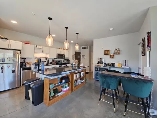 $2,255 | 3101 Fish Hatchery, Unit 158, Madison, WI 53713