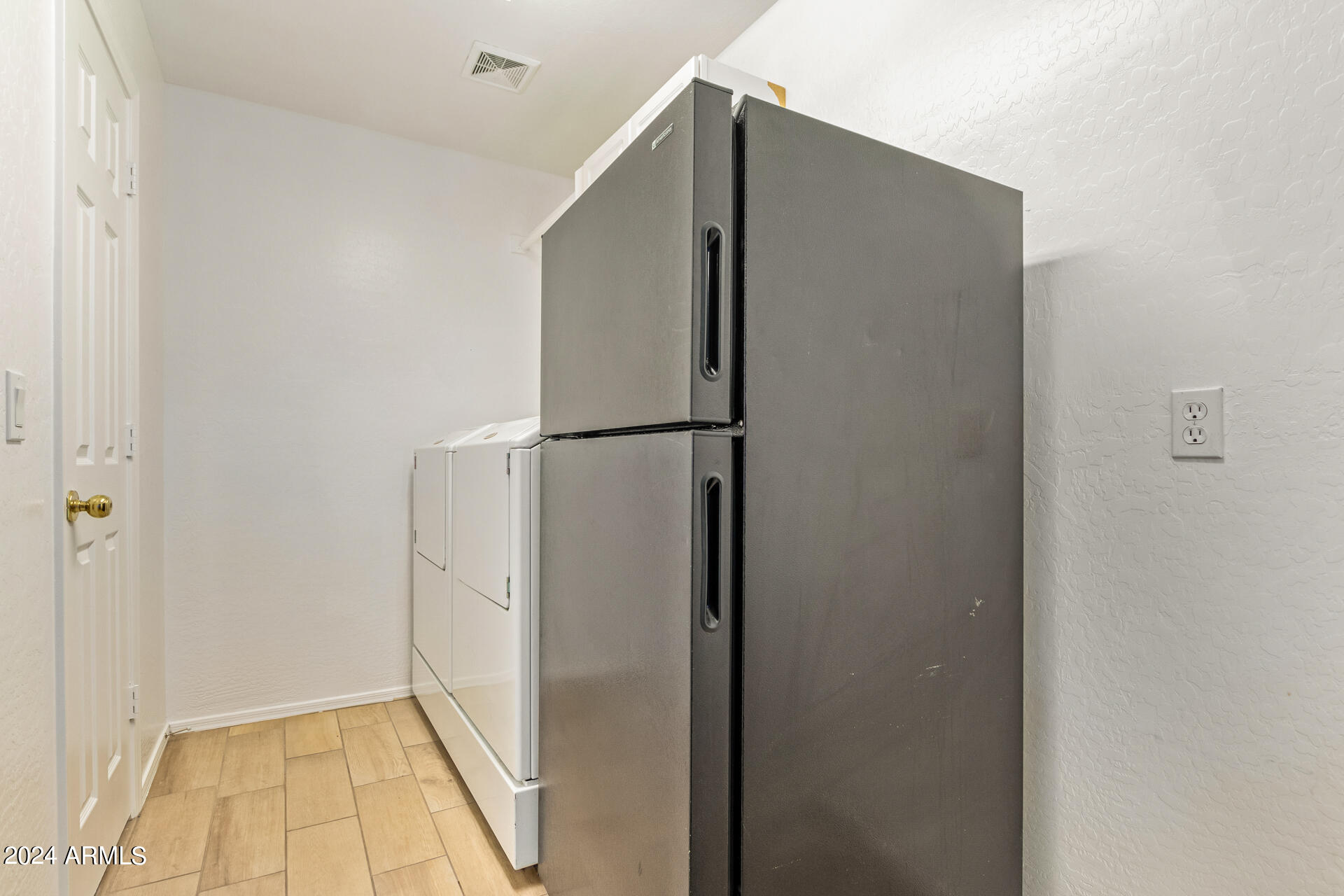 504 North Swallow Lane Gilbert, AZ 85234 - Photo 15 of 54 a view of utility room