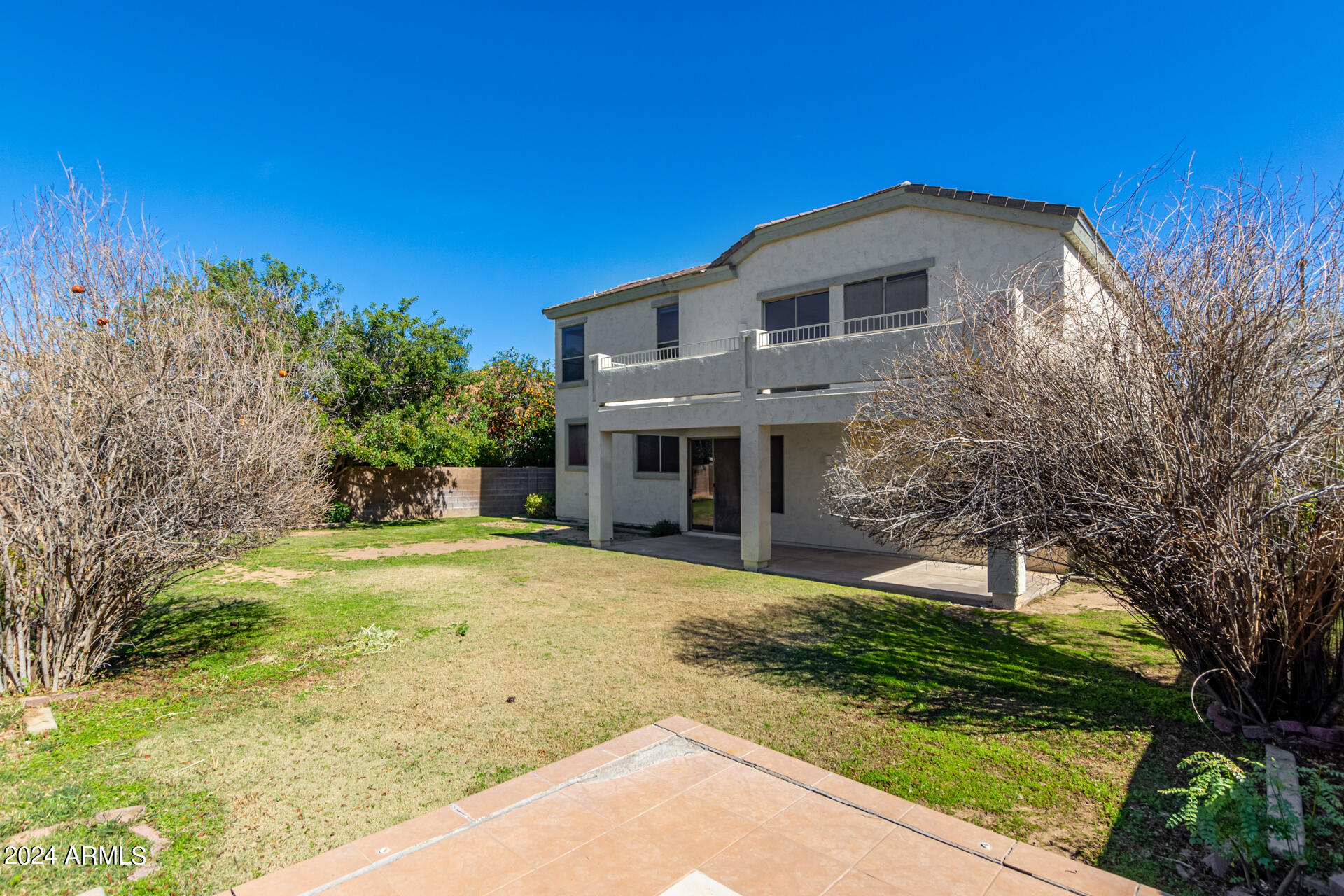 504 North Swallow Lane Gilbert, AZ 85234 - Photo 48 of 54 a front view of house with yard
