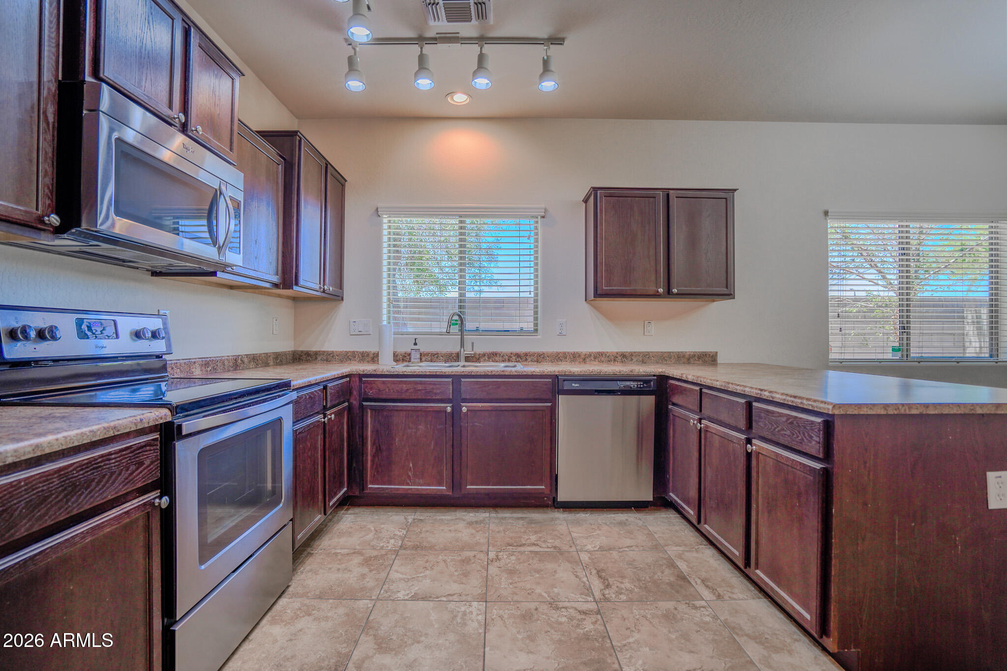 10225 West Camelback Road, Unit 28 Phoenix, AZ 85037 - Photo 10 of 29 DSC00434-HDR