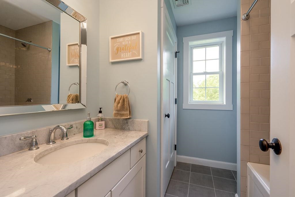36 Calla Road Londonderry, NH 03053 - Photo 18 of 40