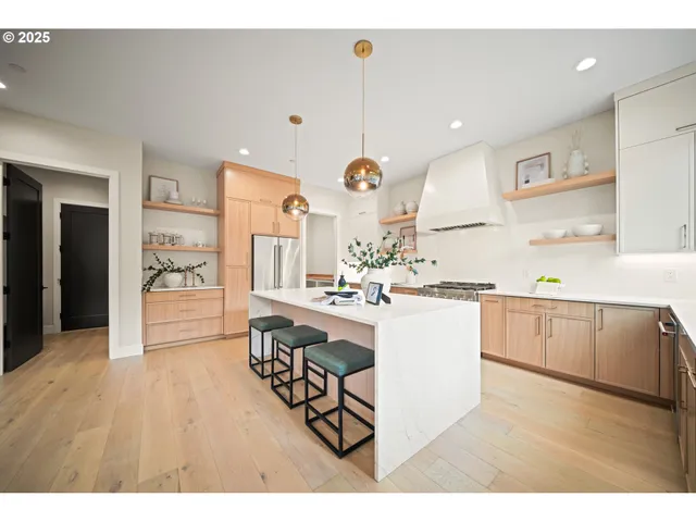 $1,450,000 | 2044 Northwest 33rd Way, Camas, WA 98607