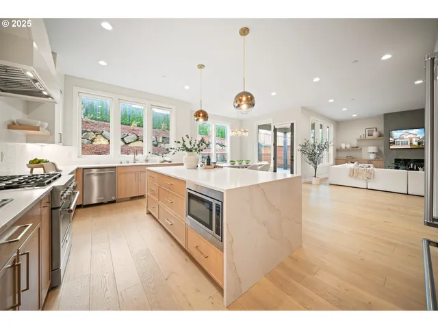 $1,450,000 | 2044 Northwest 33rd Way, Camas, WA 98607