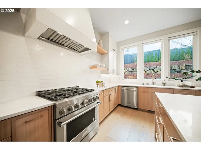 $1,450,000 | 2044 Northwest 33rd Way, Camas, WA 98607