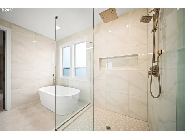 $1,450,000 | 2044 Northwest 33rd Way, Camas, WA 98607