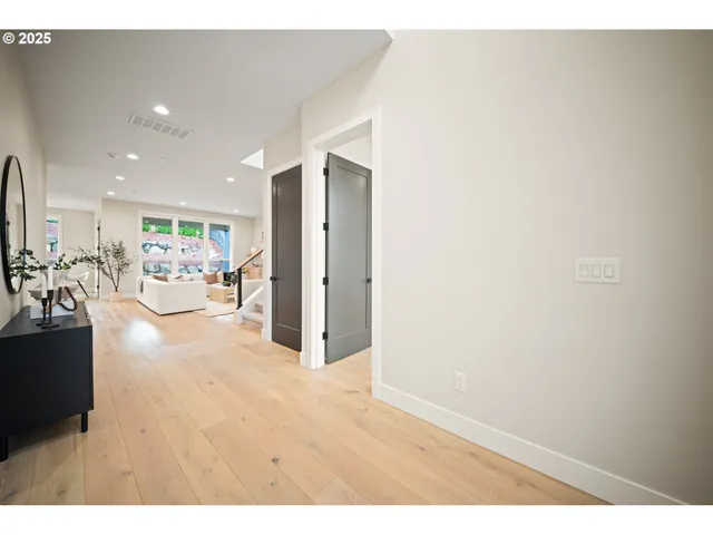 $1,450,000 | 2044 Northwest 33rd Way, Camas, WA 98607