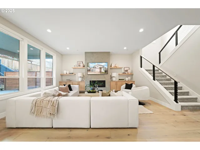 $1,450,000 | 2044 Northwest 33rd Way, Camas, WA 98607