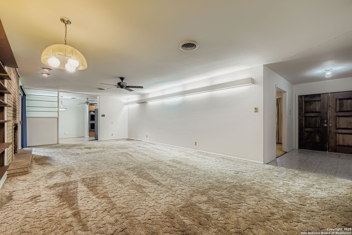 742 Winfield Circle Windcrest, TX 78239 - Photo 3 of 17