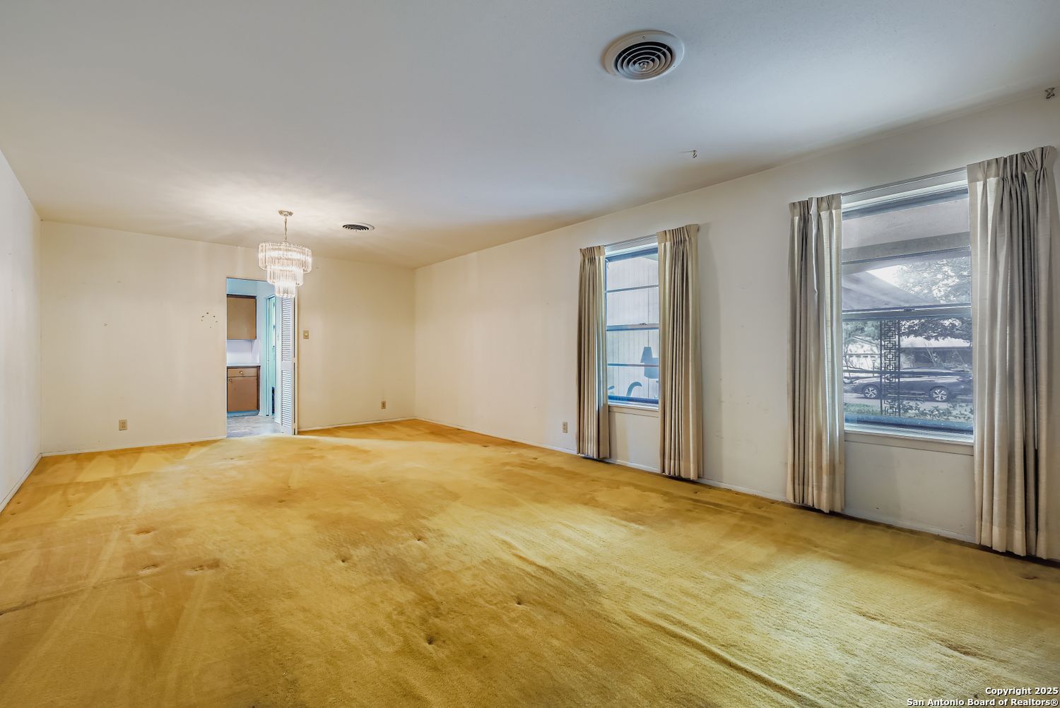 742 Winfield Circle Windcrest, TX 78239 - Photo 4 of 17