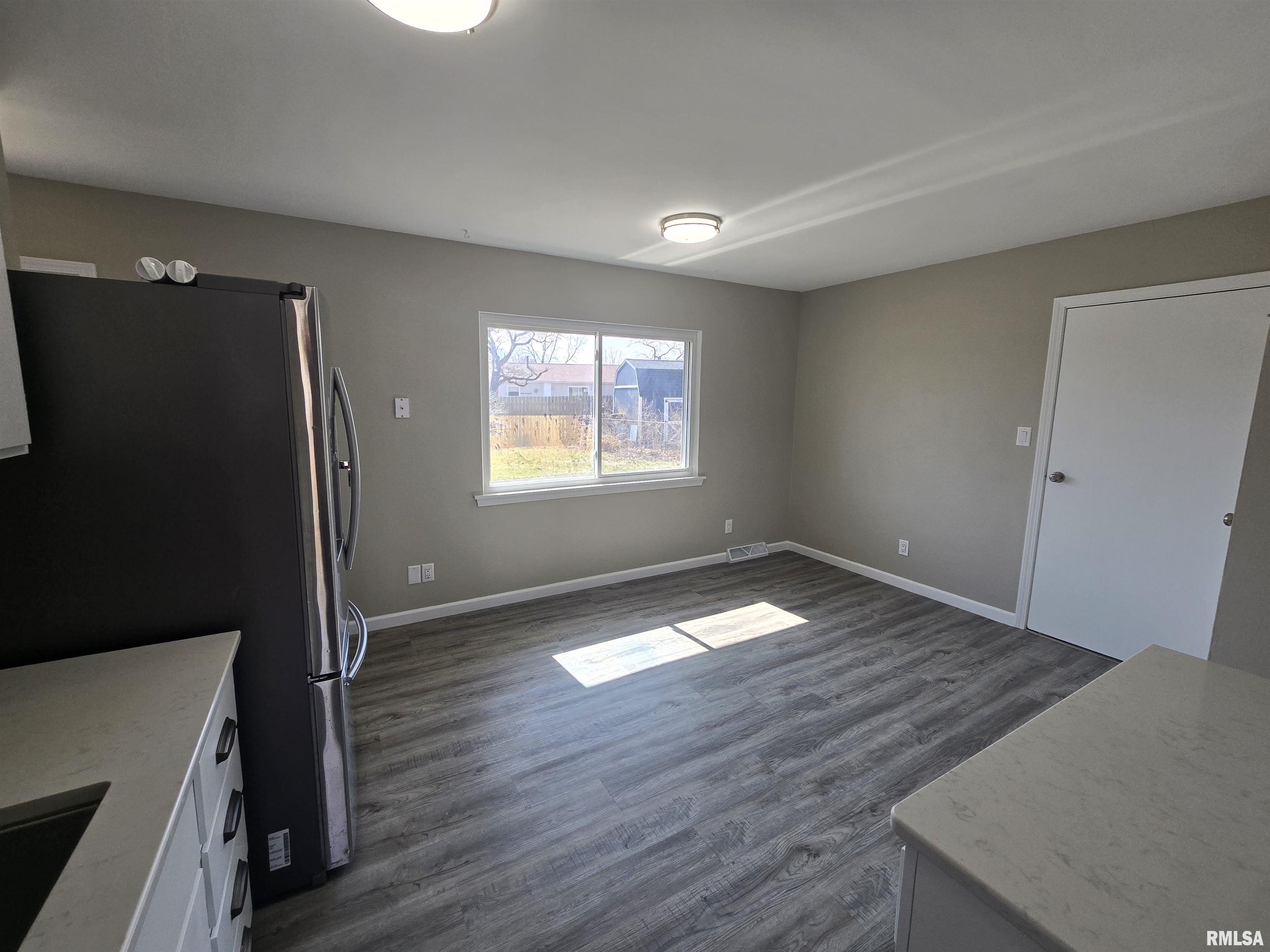 5518 East Captain Road Chillicothe, IL 61523 - Photo 4 of 15