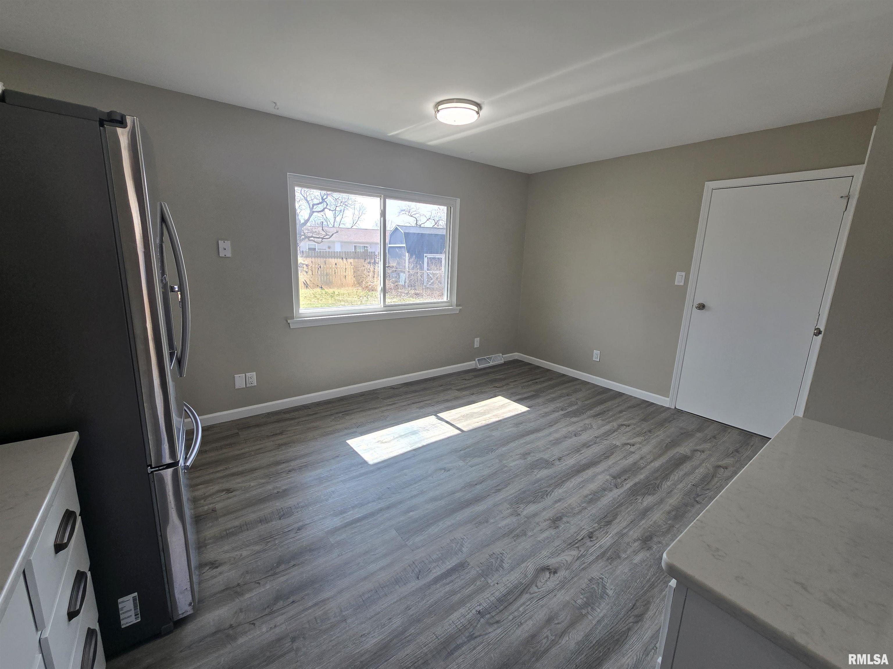 5518 East Captain Road Chillicothe, IL 61523 - Photo 5 of 15