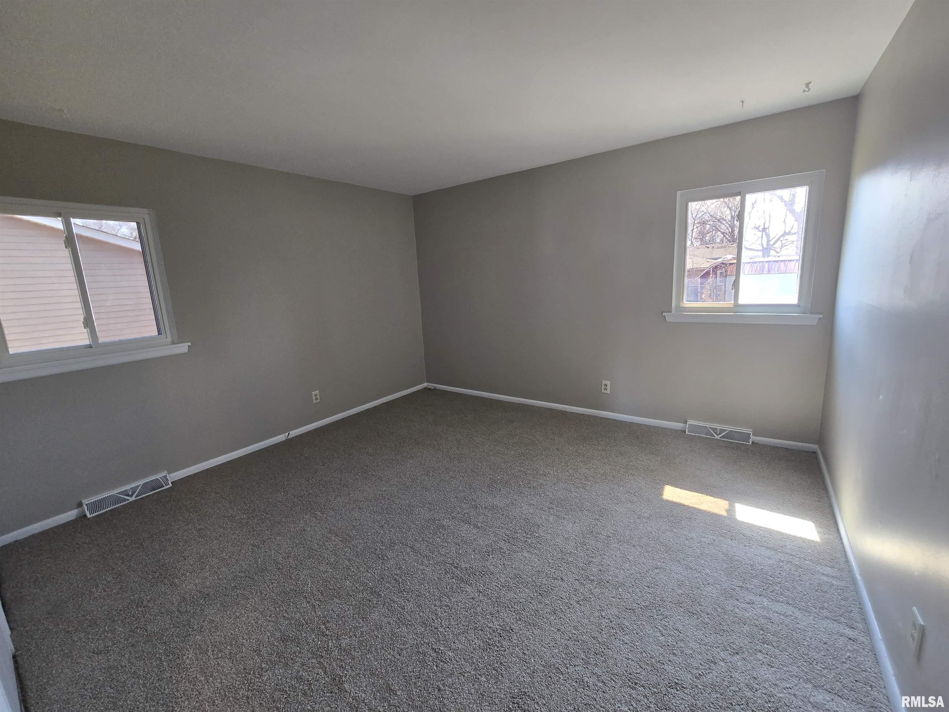 5518 East Captain Road Chillicothe, IL 61523 - Photo 8 of 15