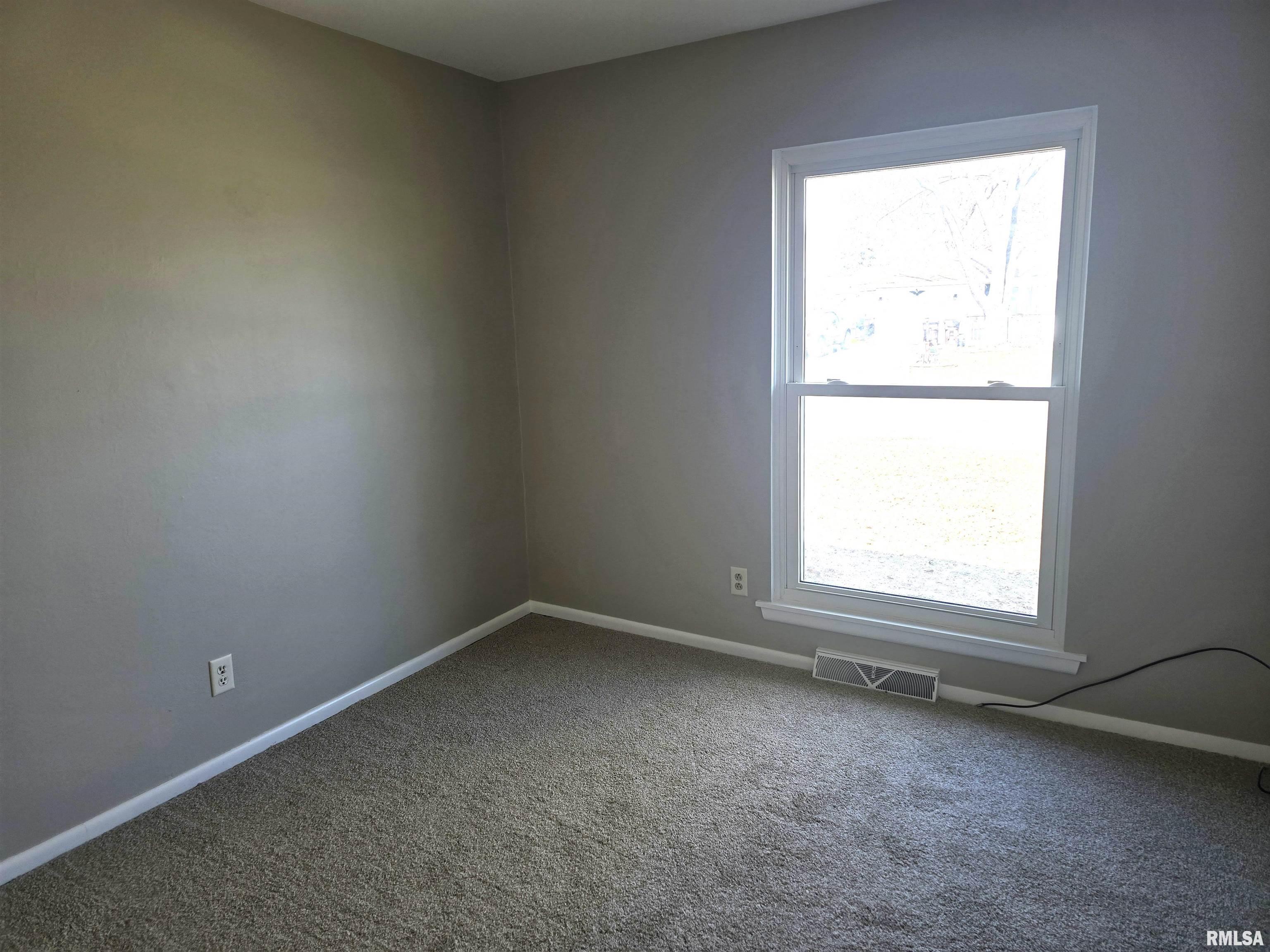 5518 East Captain Road Chillicothe, IL 61523 - Photo 9 of 15