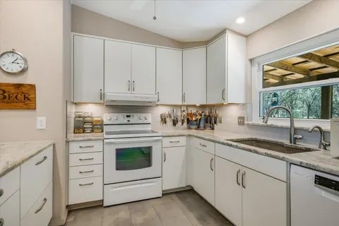$1,897,000 | 900 Longhorn Trail, Wimberley, TX 78676