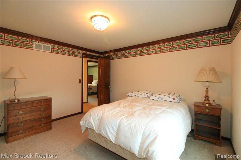 3251 Kilburn Road West Rochester Hills, MI 48306 - Photo 38 of 53