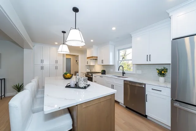 $1,199,000 | 18 University Drive, Natick, MA 01760