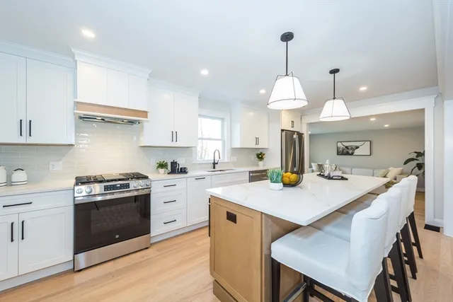 $1,199,000 | 18 University Drive, Natick, MA 01760