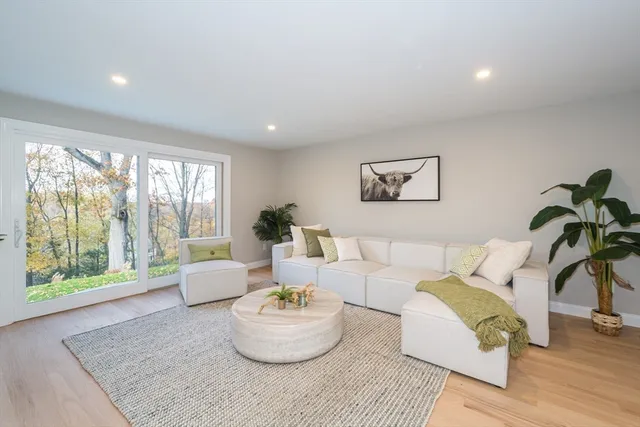 $1,199,000 | 18 University Drive, Natick, MA 01760