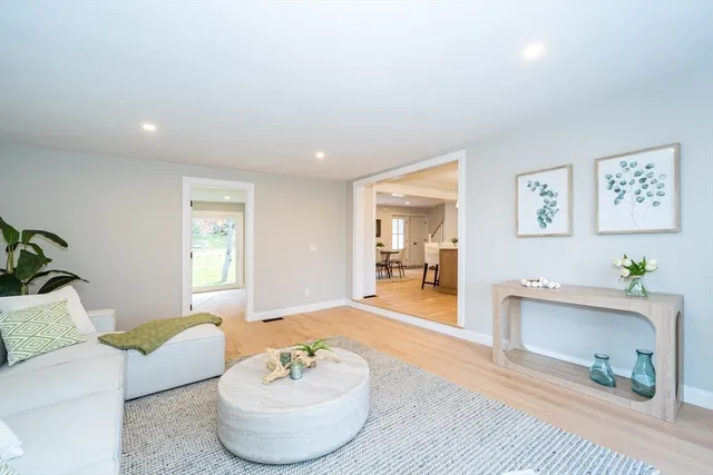 $1,199,000 | 18 University Drive, Natick, MA 01760