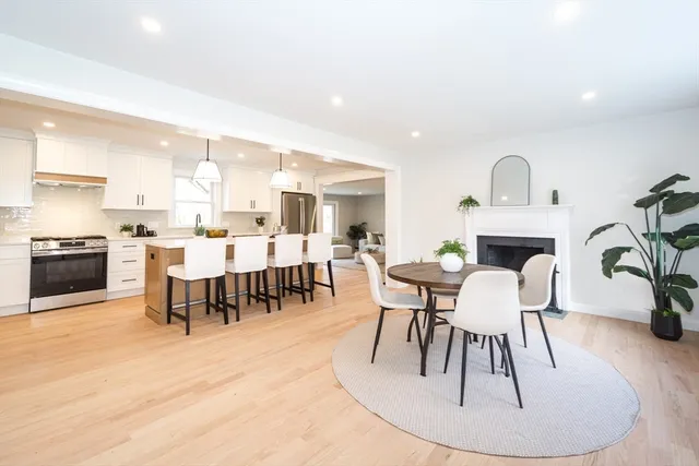 $1,199,000 | 18 University Drive, Natick, MA 01760