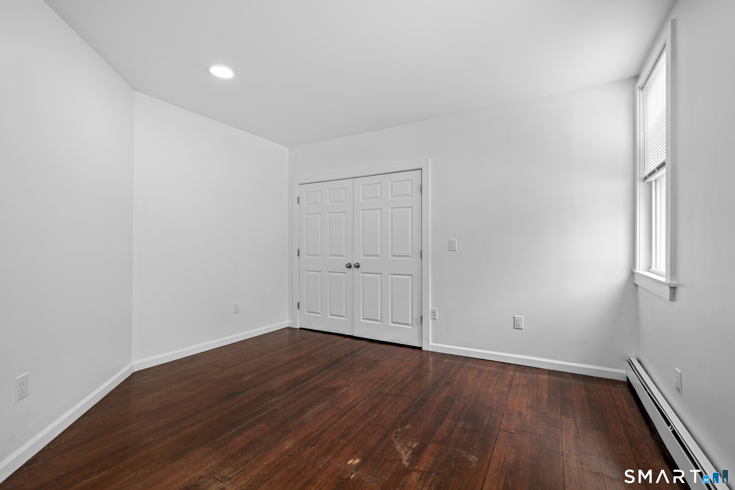 18 Bank Street New London, CT 06320 - Photo 10 of 15