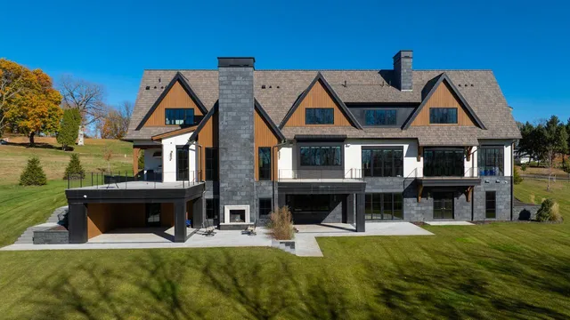 $8,950,000 | 1105 Tanager Hill, Wayzata, MN 55391