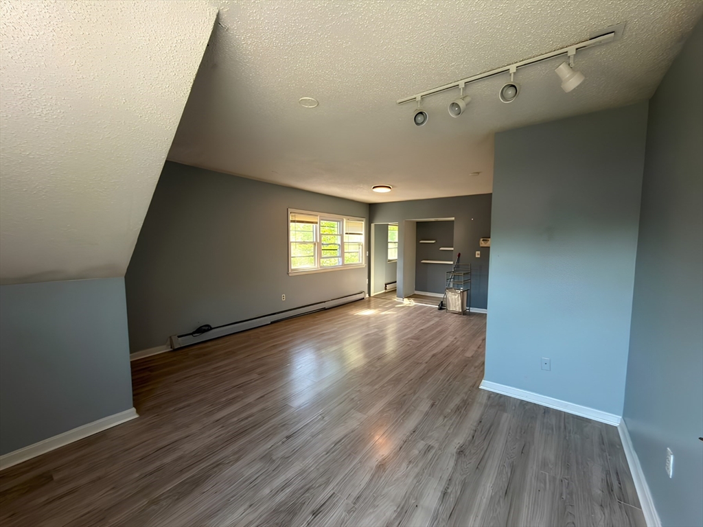 164-166 Woodlawn Street, Unit 3 Springfield, MA 01108 - Photo 4 of 14