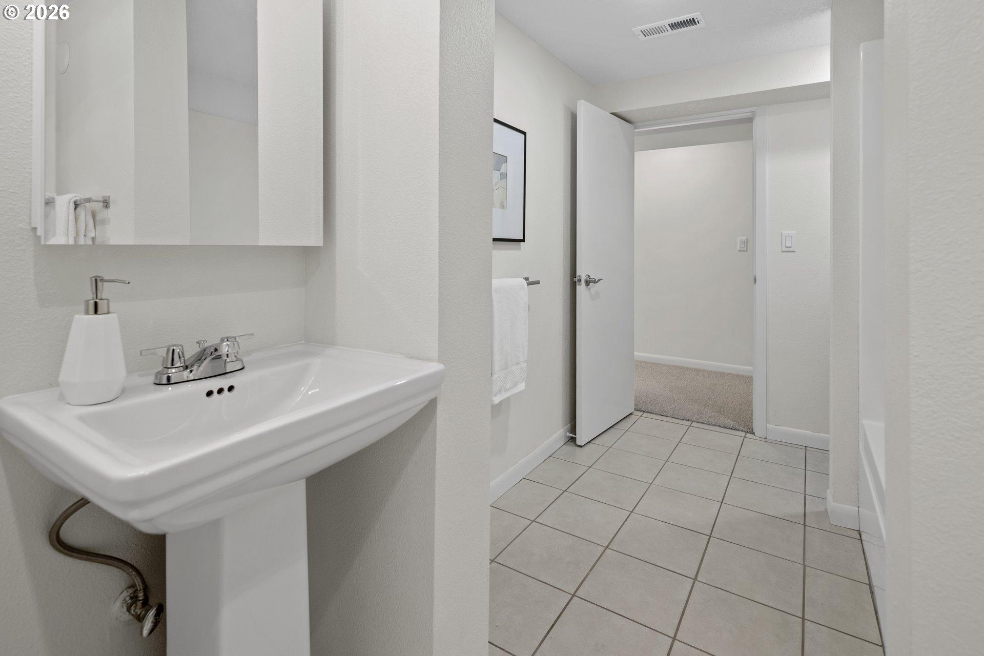 2710 Southwest Maple Lane Portland, OR 97225 - Photo 36 of 45 Gallery Image 36