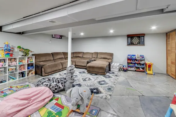 $380,000 | 20116 South Greenfield Lane, Frankfort, IL 60423