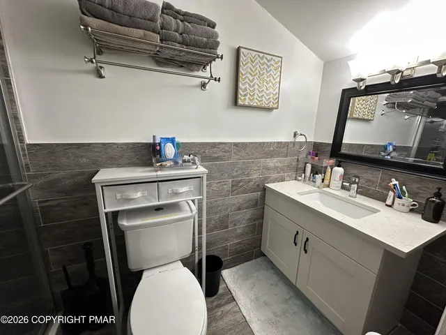 $329,000 | 3 Middle Village Way, Tannersville, PA 18372