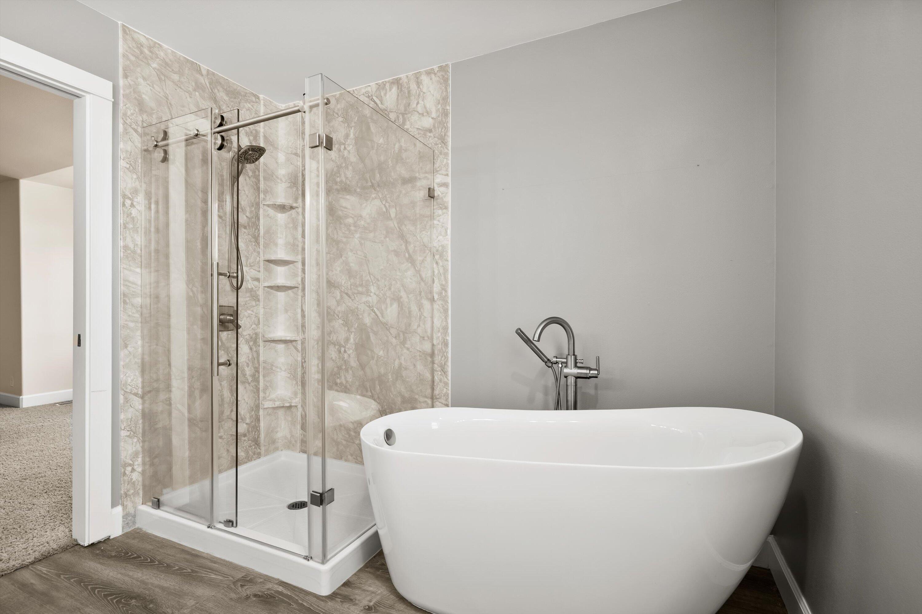 63503 Ranch Village Drive Bend, OR 97701 - Photo 25 of 39 Primary Bathroom