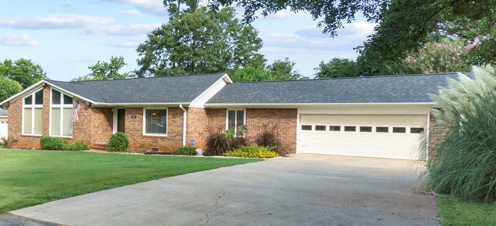 302 Pine Bark Road Anderson, SC 29625 - Photo 3 of 26 Gallery Image 3