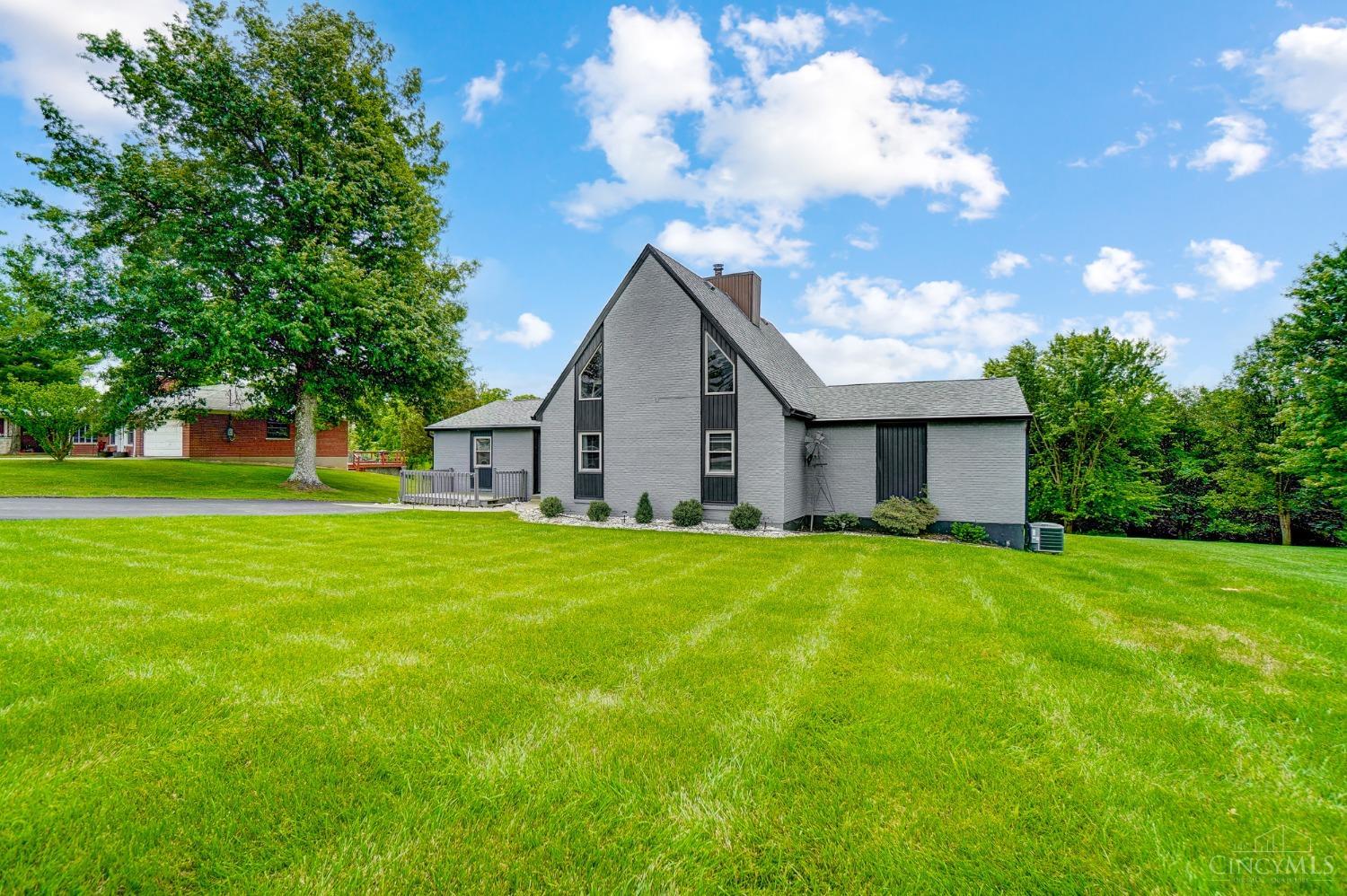 6173 Springdale Road Cincinnati, OH 45247 - Photo 4 of 73