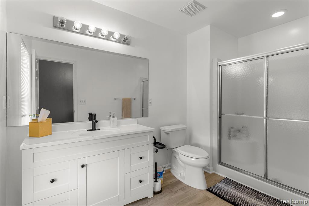11794 Farmington Road Livonia, MI 48150 - Photo 18 of 34 Gallery Image 18