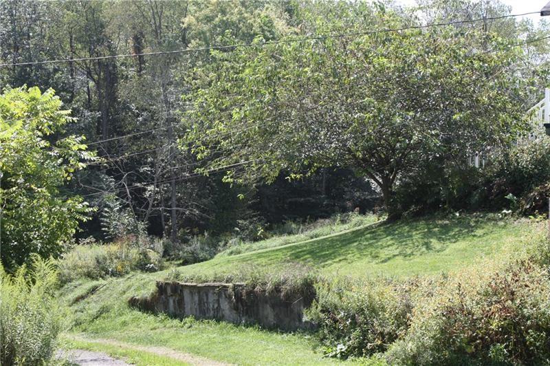 25 Moore Lane Cecil, PA 15321 - Photo 9 of 25 a view of a garden